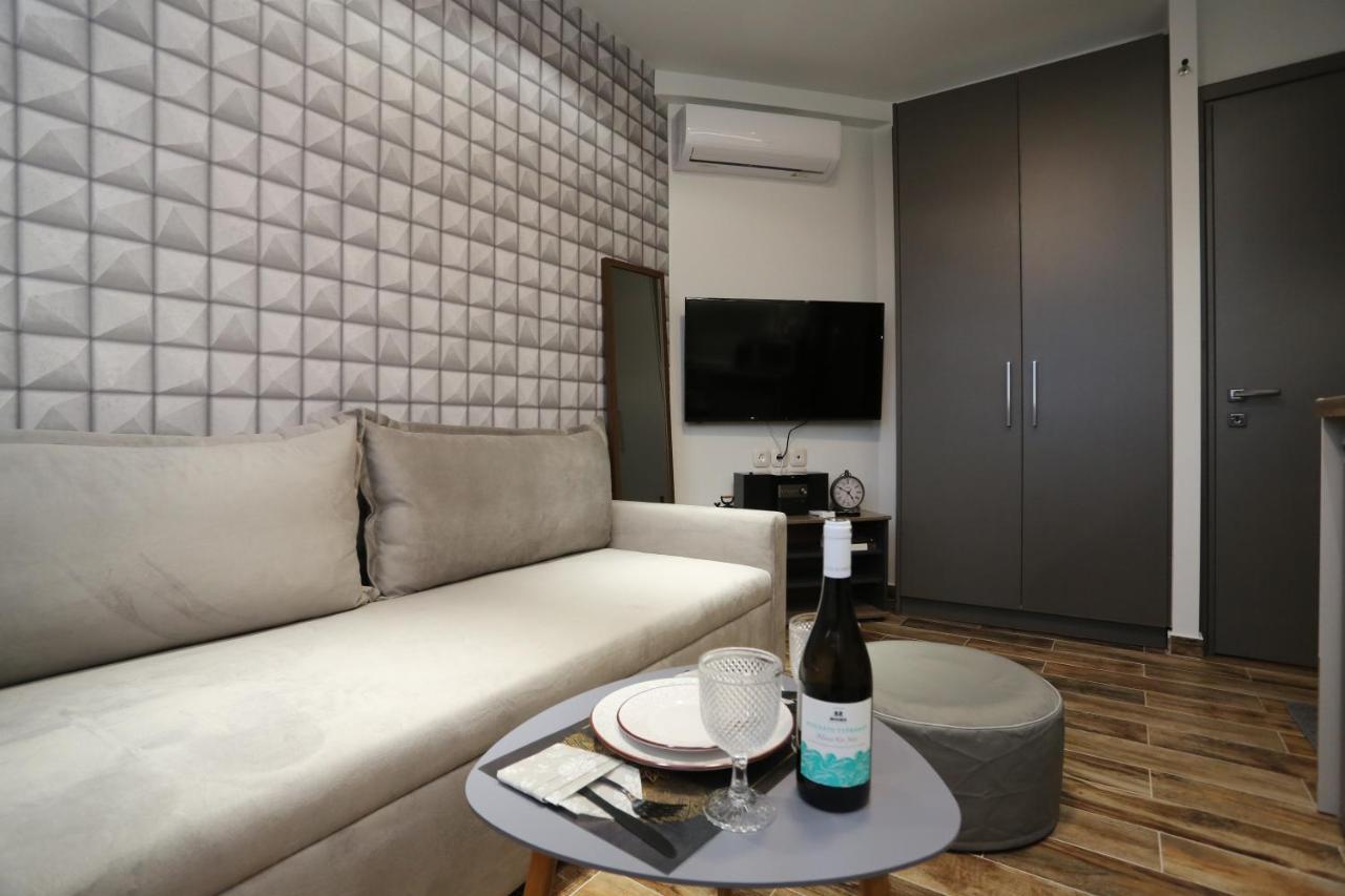 LA Larissa Luxury Apartments Dafne Extérieur photo