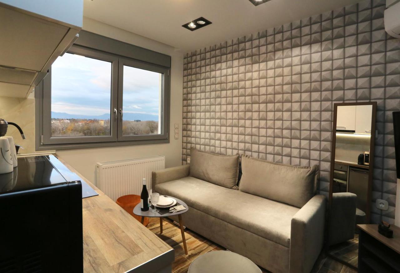LA Larissa Luxury Apartments Dafne Extérieur photo