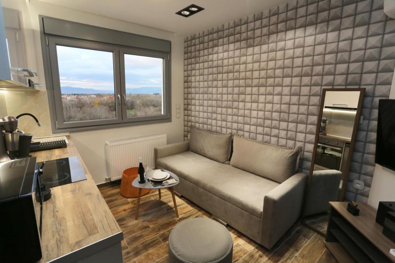 LA Larissa Luxury Apartments Dafne Extérieur photo